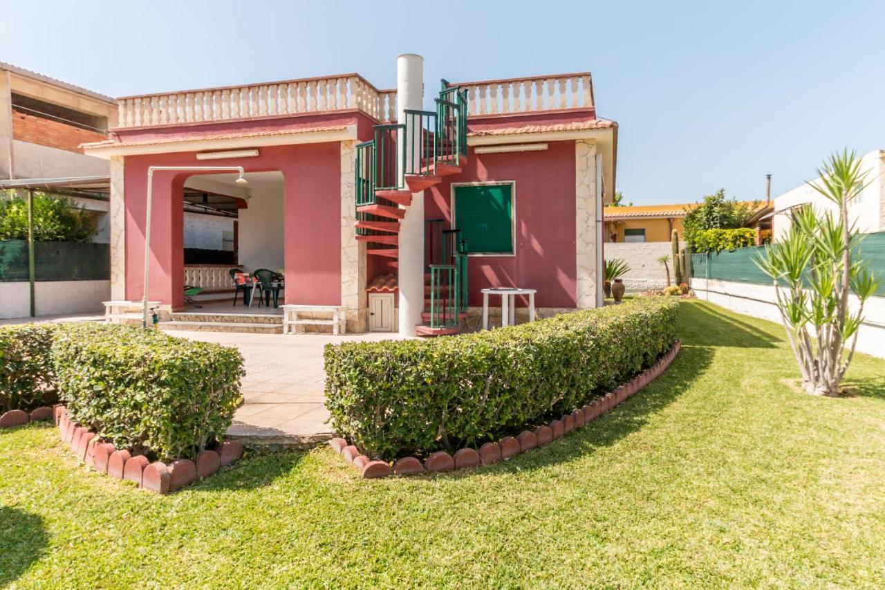 Red House Near The Sandy Beach, Parking & Wi-Fi Avola Exterior photo