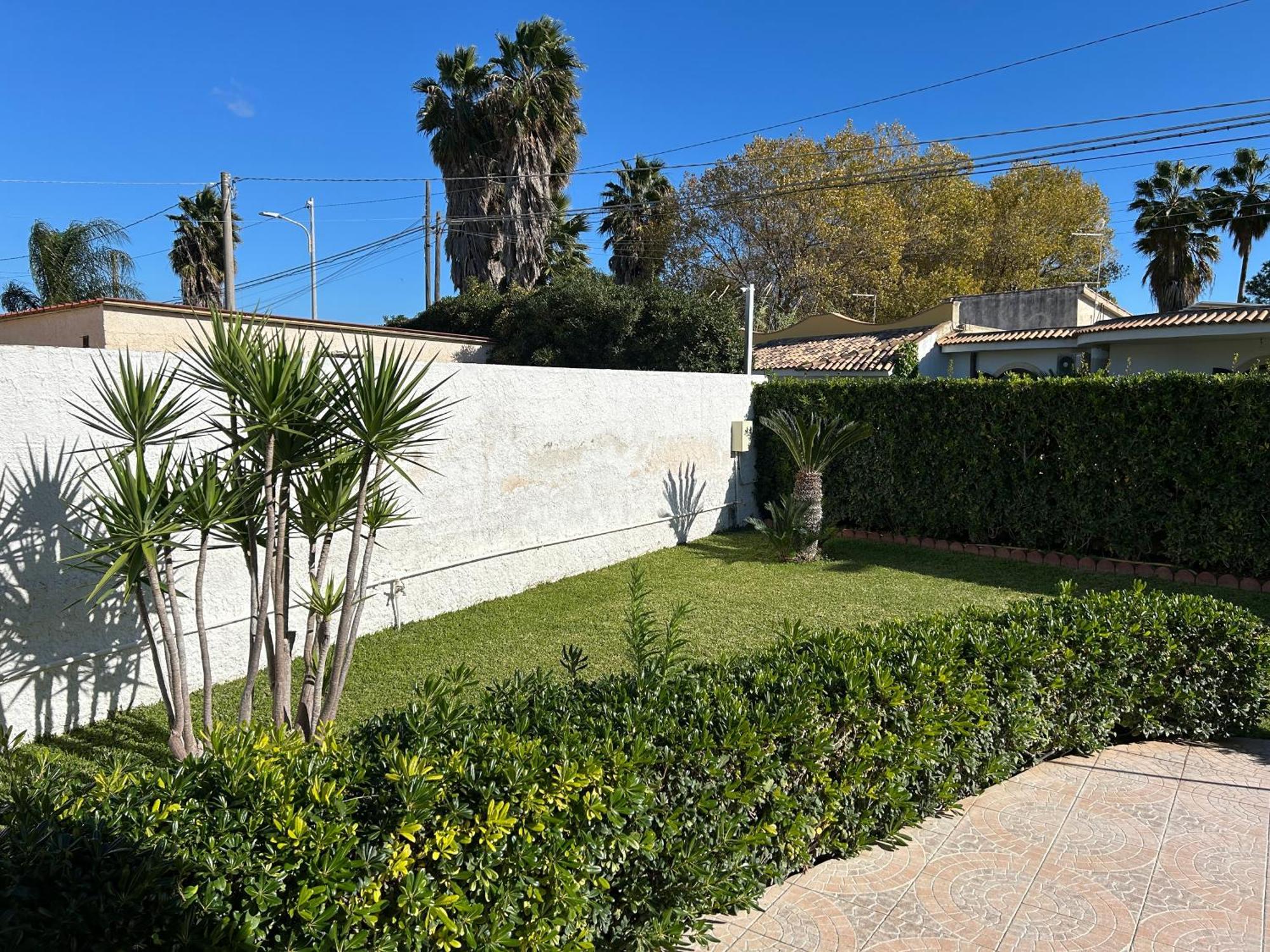 Red House Near The Sandy Beach, Parking & Wi-Fi Avola Exterior photo